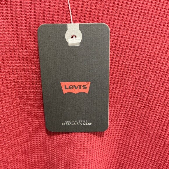 Levi's mens long sleeves t-shirt, New with Tag, red sizeXL - Picture 4 of 8